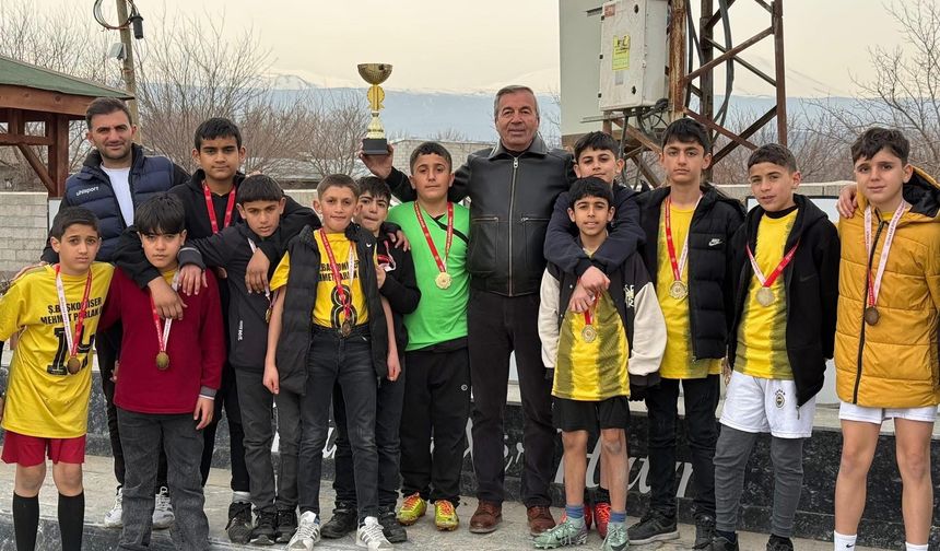 Hoşhaber Ortaokulu Şampiyon Oldu