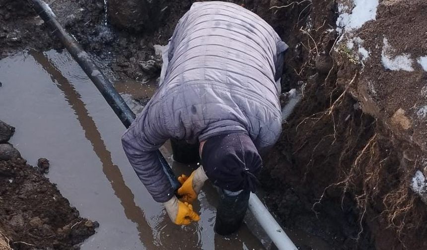 Iğdır İl Özel İdaresi’nden Kış Ortasında Kesintisiz Mesai: Tuzluca’da Su Sorununa Hızlı Çözüm!