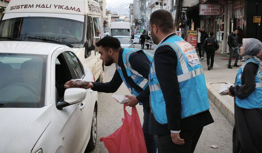 Iğdır’da "İftara 5 Kala" Seferberliği: Ak Gençlerden Gönüllere Dokunan İkram