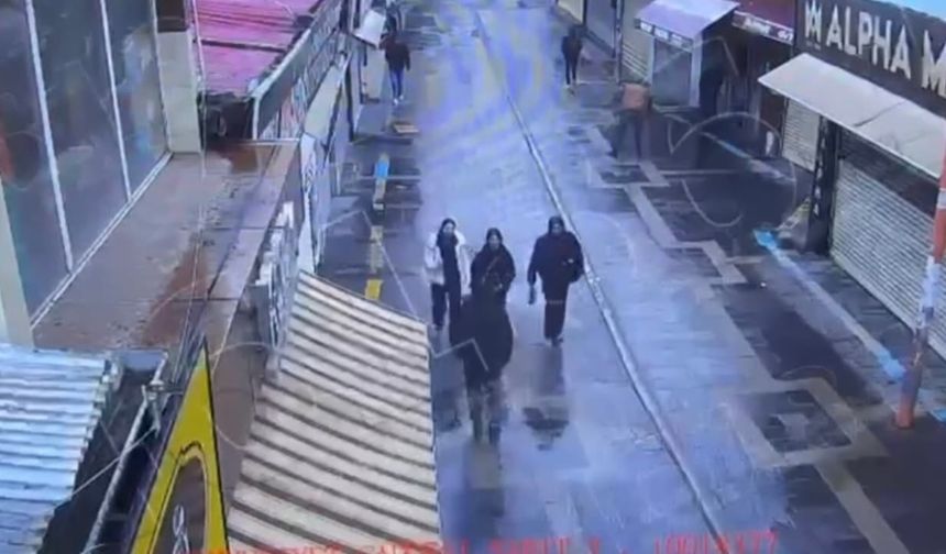 Iğdır’da Lise Öğrencisine Bıçaklı Saldırı, Olay Anı Kamerada