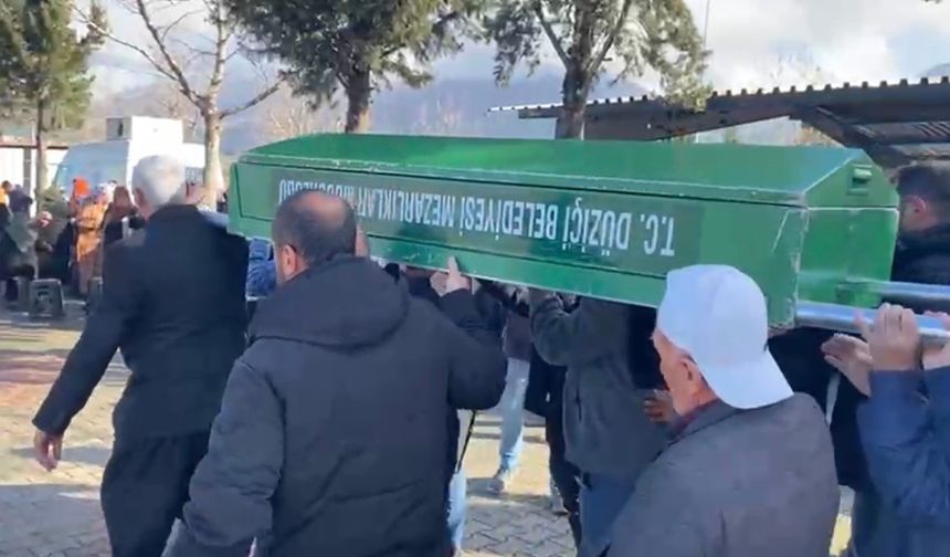 Eski eşi tarafından öldürülen 2 çocuk annesi kadın toprağa verildi