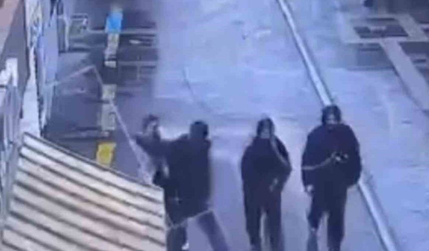 Iğdır'da kız çocuğunun bıçaklı saldırıya uğradığı anlar kamerada