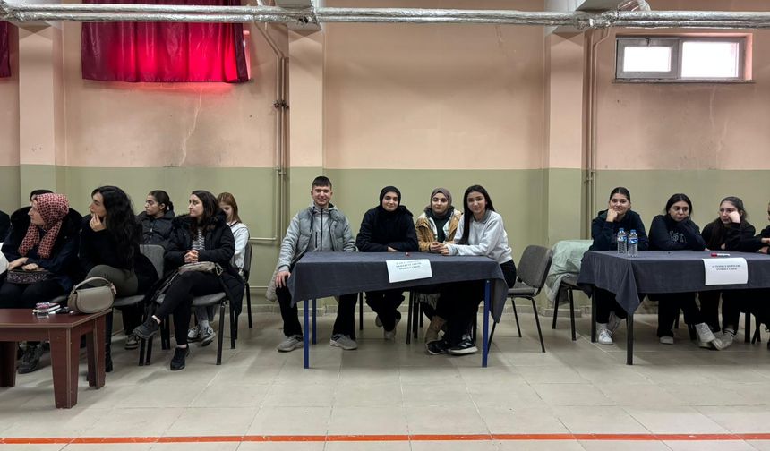 IĞDIR’DA BÜYÜK BAŞARI: 70. YIL CUMHURİYET MESLEKİ VE TEKNİK ANADOLU LİSESİ İLÇE BİRİNCİSİ OLDU