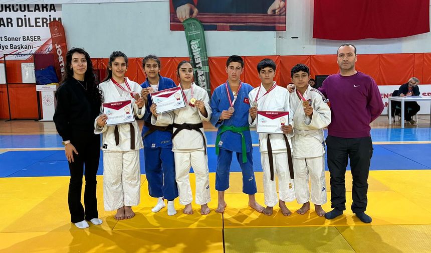 Iğdırlı Gençler Gümüşhane’den Zaferle Döndü: Hedef Türkiye Finalleri!