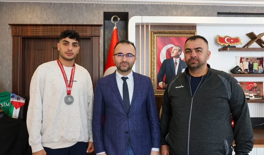 Iğdırlı Boksör Mert Aybuğa Türkiye İkincisi Oldu