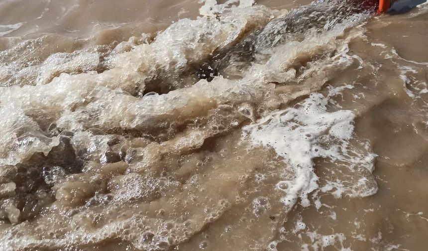 Iğdır’da Baharın Gelmesiyle Güneş Enerjisiyle Sulamalar Başladı : Çiftçi Tarlasını Güneşle Suluyor