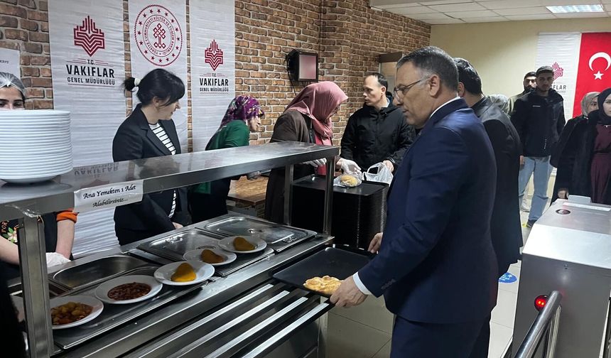 Iğdır Üniversitesi’nde Gönül Köprüsü: Rektör Gürel İftarda Öğrencilerle Buluştu