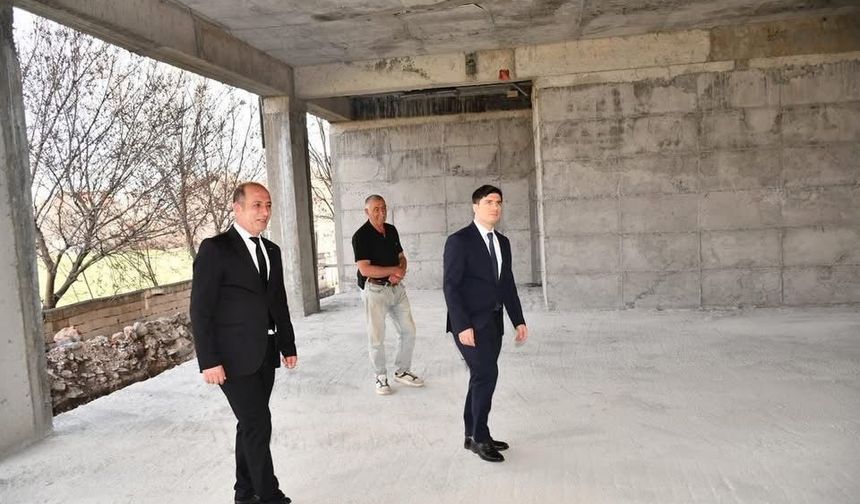 Aralık Kaymakamı 16 Derslikli Atatürk Ortaokulunda İcelemede Bulundu