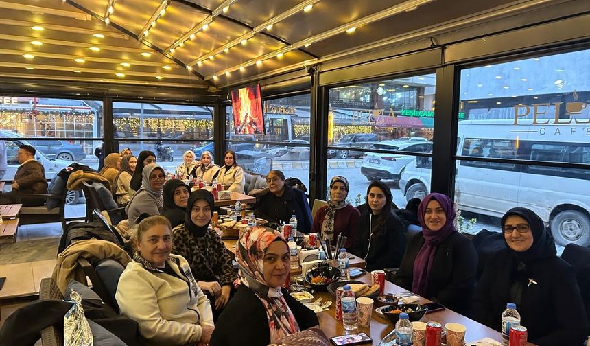 AK Parti Iğdır Kadın Kolları’ndan 8 Mart’ta Anlamlı Buluşma