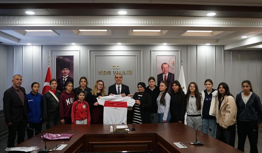 76 Iğdırspor Kadın Futbol Kulübü’nden Anlamlı Ziyaret