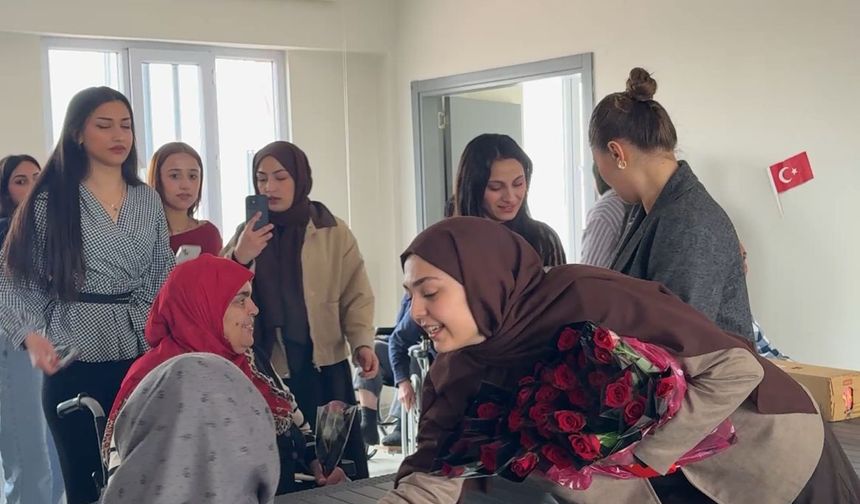 Üniversiteli Gençlerden Özel Iğdır Bakım Merkezine Anlamlı Ziyaret