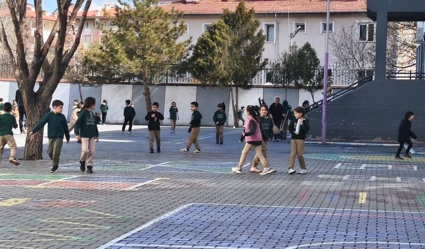 Iğdır’da Okul Bahçeleri Şenlendi: Bayram Sonrası İlk Ders Zili Çaldı!