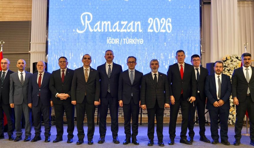 Azerbaycan Dini Kurumlar Komitesi’nin İftar Programına Yoğun İlgi