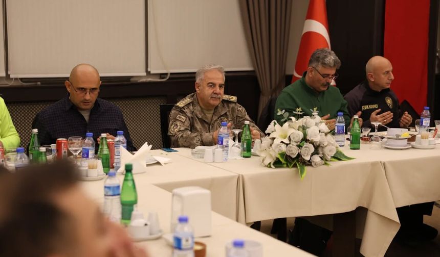 Iğdır Emniyetinde Ramazan Bereket: İl Emniyet Müdürü Niyazi Turgay Personeliyle İftarda Buluştu