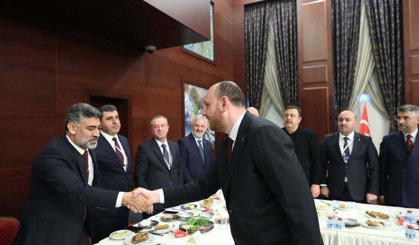 Iğdır’da Siyaset Rüzgarı Ankara’da Esti: AK Parti İl Başkanı Ayaz, Daraltılmış Toplantıya Katıldı