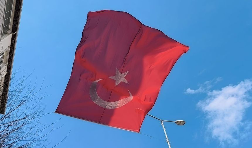 Iğdır  Ay-Yıldızlı Bayraklarla Donatıldı