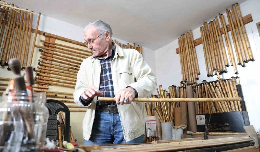 80 yaşında Çukurova kamışlarını sanata dönüştürüyor