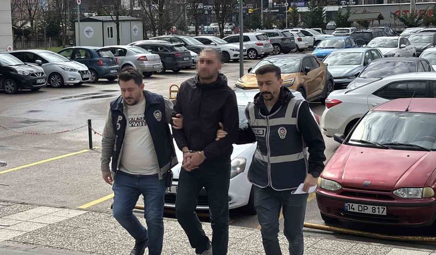 Çaldığı kamyonla eski sevgilisinin evine gitti, camdan girdiği evden laptop çaldı