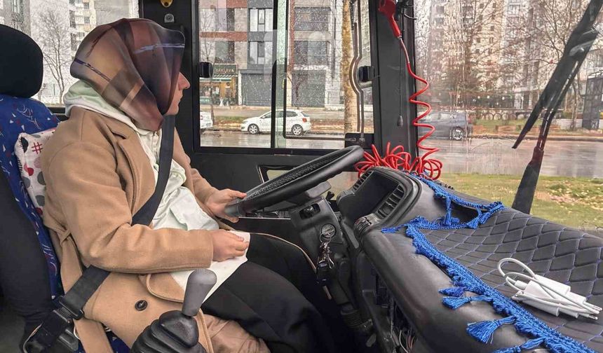 Diyarbakır'da 50 kadın, otobüs şoförü olabilmek için eğitim alıyor