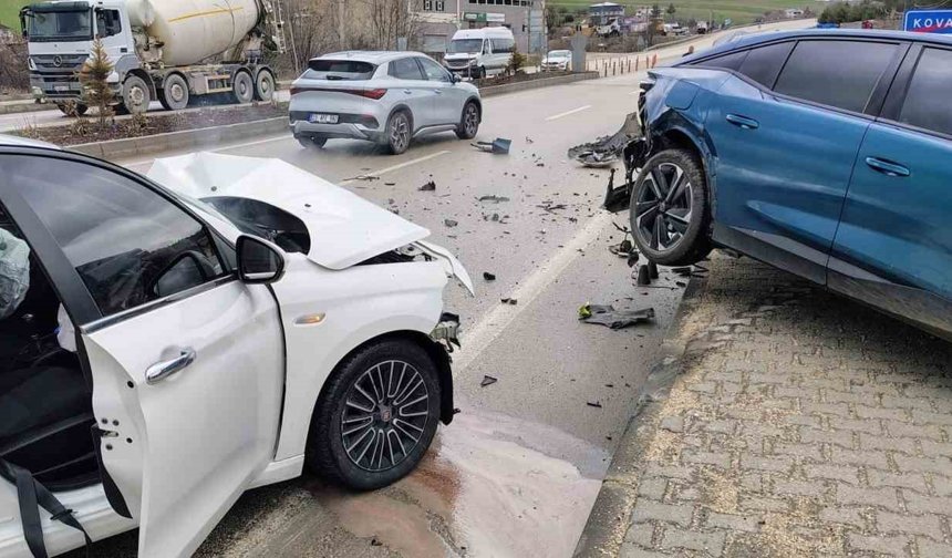 Elazığ'da trafik kazası: 2 yaralı