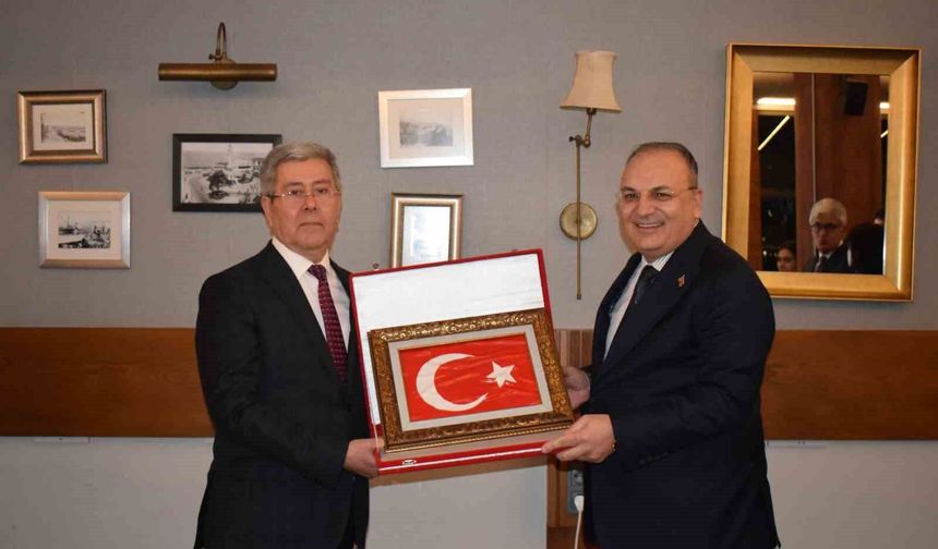 Emekli olan İzmir BAM Başsavcısı Arapoğlu'na veda töreni