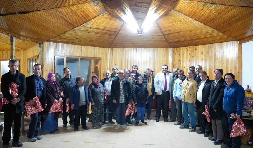 Engelliler Pazarlar'daki iftar programında ilçe protokolüyle bir araya geldi