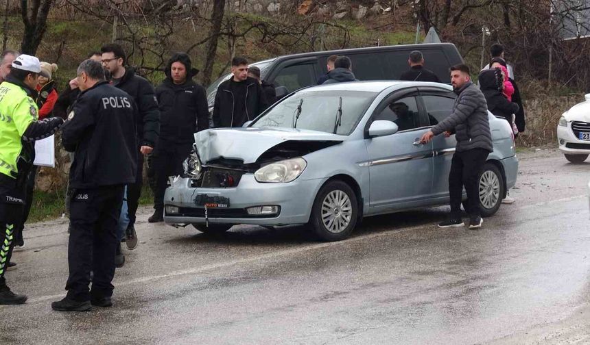 Malatya'da 5 araçlı zincirleme kaza: 4 yaralı