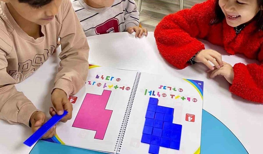 Menteşe'de çocuklar zeka oyunları ile yeteneklerini keşfediyor