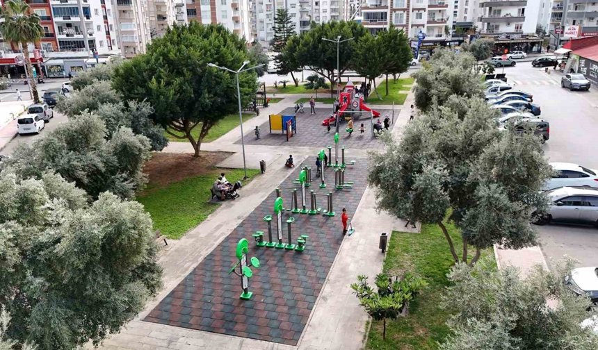 Mezitli'de parklar yenileniyor, yaşam alanları güçleniyor