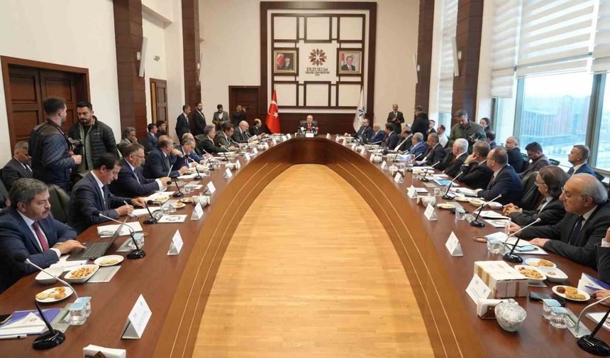 YÖK Başkanı Özvar: 'Halktan kopuk, bulunduğu toplumun ihtiyaçlarını dikkate almayan bir üniversite anlayışı yok'