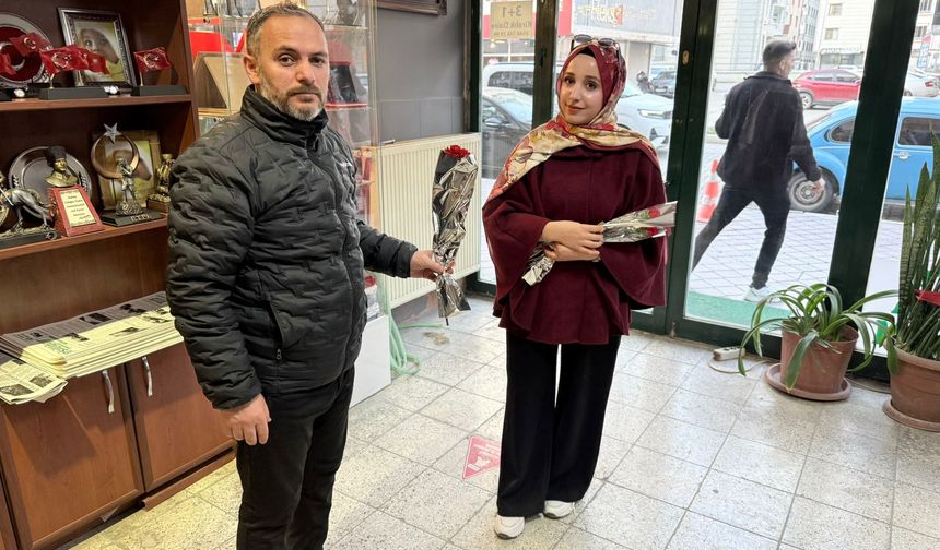 AK Parti Iğdır İl Başkanı Ayaz’dan Karanfilli Ramazan Kutlaması