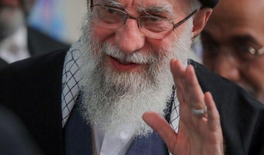 İran dini lideri Hamaney, Meşhed'de defnedilecek