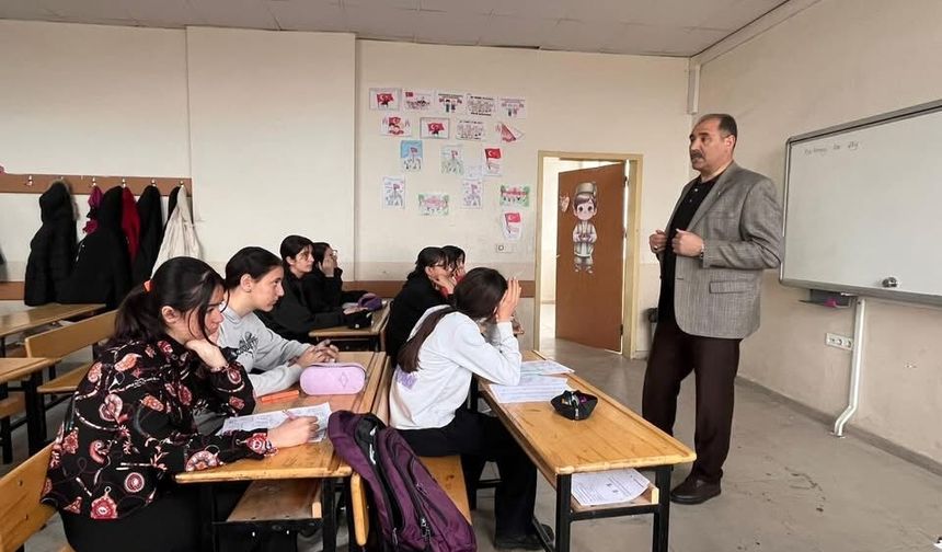 Milli Eğitim Müdürü Aziz Gün’den Okul Ziyareti