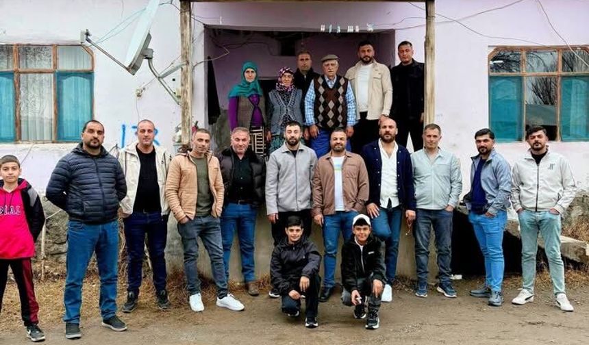 Hasanhanlı Gençlerden Örnek Bayram Geleneği