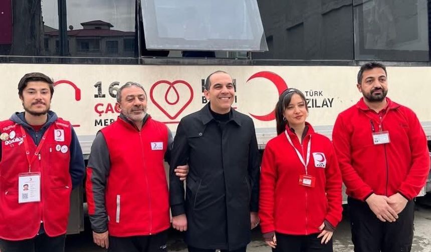 Vali Taşolar’dan Kızılay Kan Merkezine Ziyaret