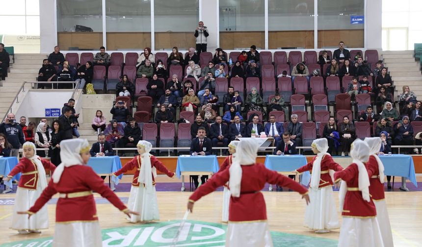 Iğdır’da Halk Oyunları İl Yarışması Coşkuyla Gerçekleştirildi