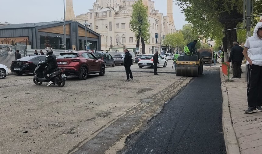 Iğdır Belediye Meydanı’nda Alt Yapı Sonrası Asfalt Çalışması