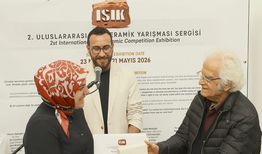 Öğr. Gör. Dr. Elçin Telli’ye Uluslararası Seramik Yarışmasında Başarı Ödülü