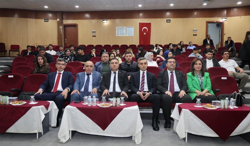 Iğdır Üniversitesinde “Lojistik Zirvesi” Paneli Düzenlendi