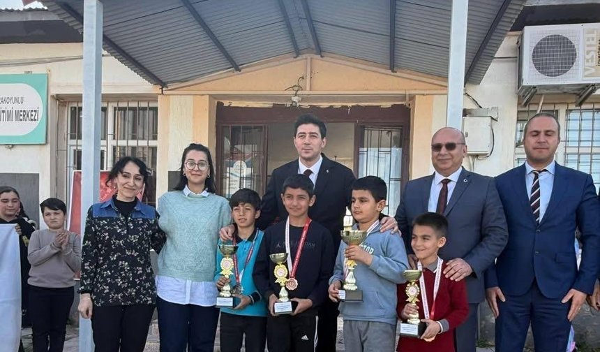 Kaymakam Erdoğan Satranç Turnuvasında Çocuklarla Buluştu