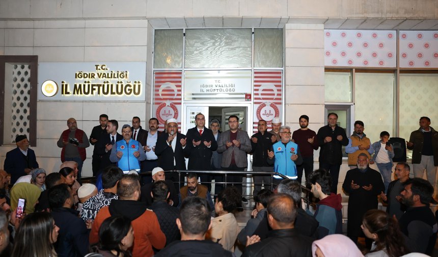 Kutsal Yolculuk Başladı: Iğdır’dan Hacı Adayları Dualarla Uğurlandı