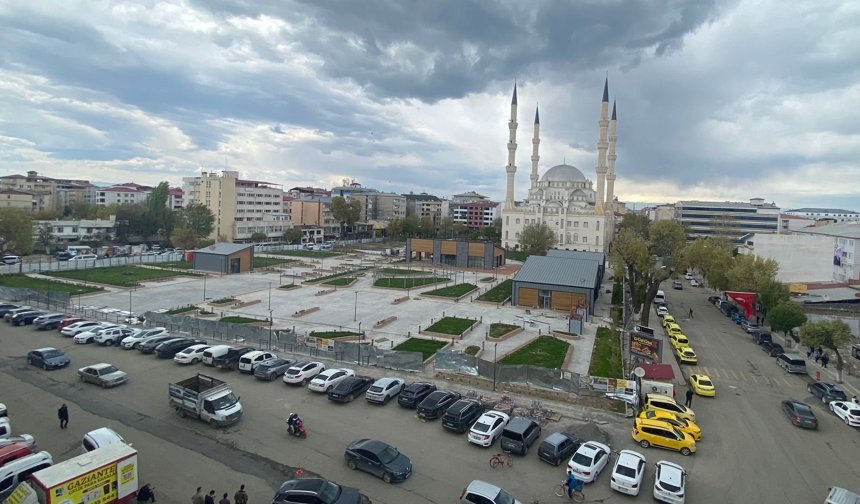 Haydar Aliyev Parkı Açılış Bekliyor