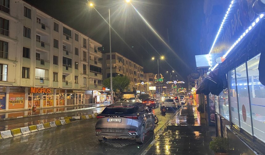 Nisan Yağmurları Toprağa Can Verdi, Çiftçinin Yüzü Güldü