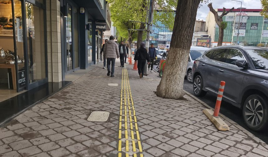 Iğdır’da Kaldırımlar “Hissedilir” Hale Geliyor: Engeller Bir Bir Kalkıyor