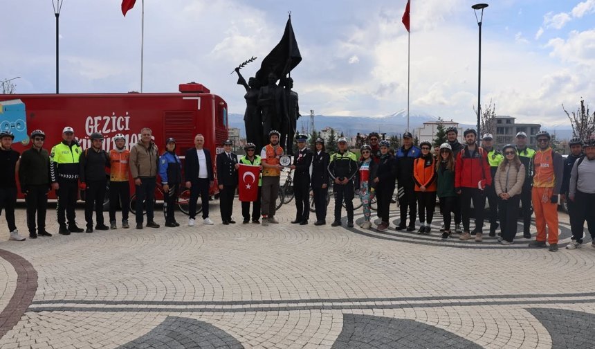 Iğdır’da Pedal Sesleri Emniyet İçin Yükseldi: AKUD’dan Anlamlı Bisiklet Turu