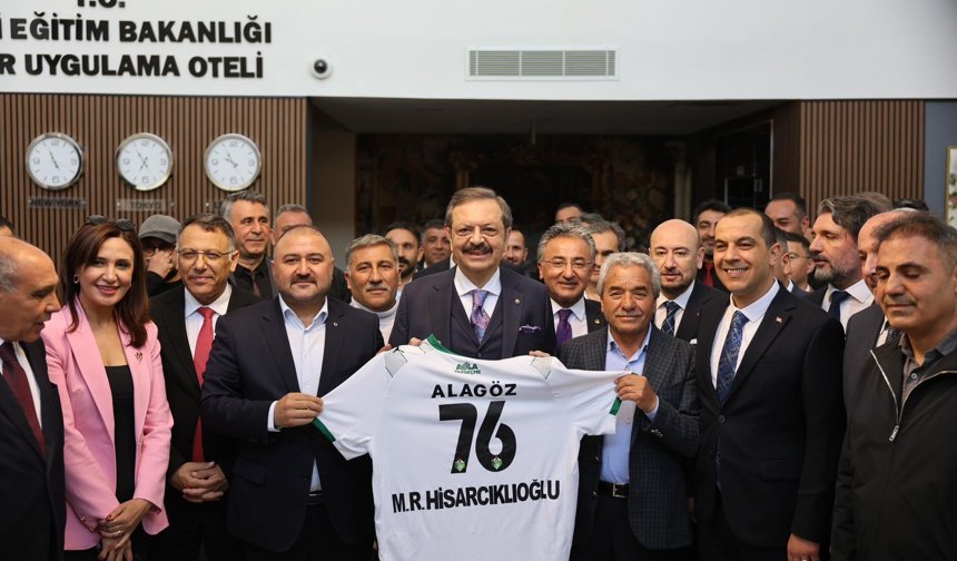 Hisarcıklıoğlu’na Alagöz Holding Iğdır FK Forması Hediye Edildi