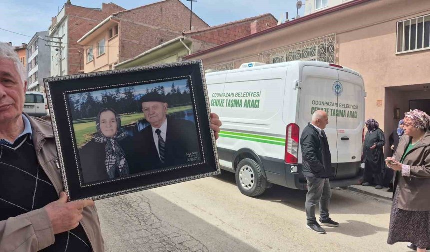 70 yıllık büyük aşkta hüzünlü veda: Birer gün arayla hayatlarını kaybettiler