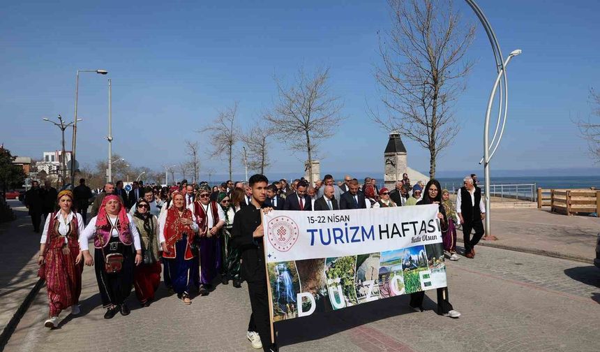 Akçakoca'nın geleceğine ışık tutan sempozyum başladı