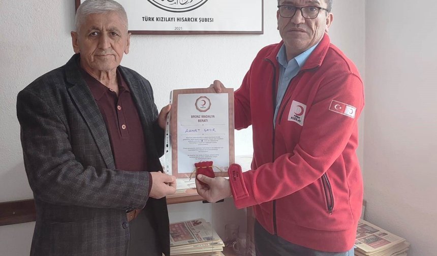 Bağışı yapan esnafa bronz madalya