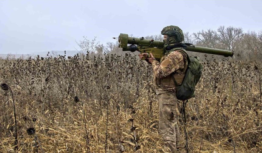 Çin'in İran'a silah sevkiyatına hazırlandığı iddiası
